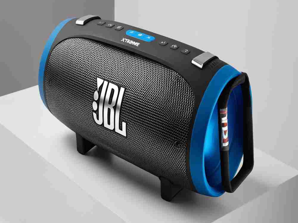 Caixa de Som Portátil JBL Xtreme 3
Dispositivo criado pela empresa Amazon para as pessoas utilizarem para ouvir músicas. Este dispositivo tem as cores preta e azul, com botões para interagir com as músicas que estão tocadas